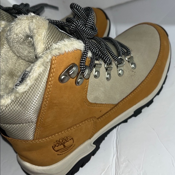 Timberlands size 8 woman, Like New. - Picture 11 of 12